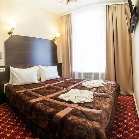 Rooms Grand On Kronverksky San Pietroburgo Esterno foto