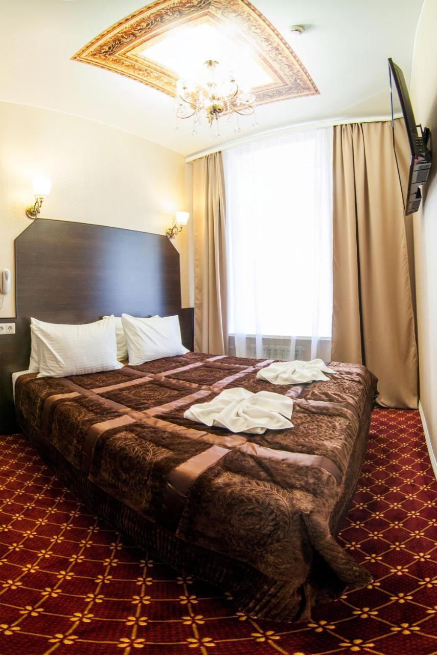 Rooms Grand On Kronverksky San Pietroburgo Esterno foto